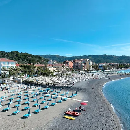 Splendid Отель Диано-Марина