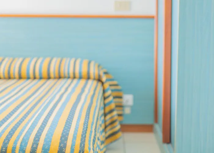 Отель Splendid Диано-Марина