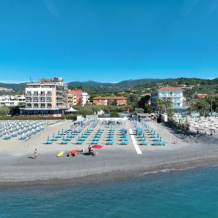 Szálloda Splendid Diano Marina