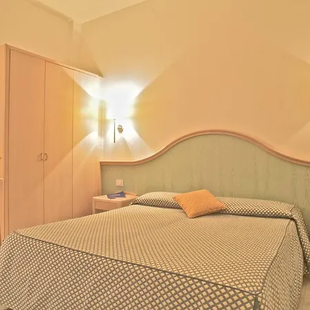فندق Splendid 3*